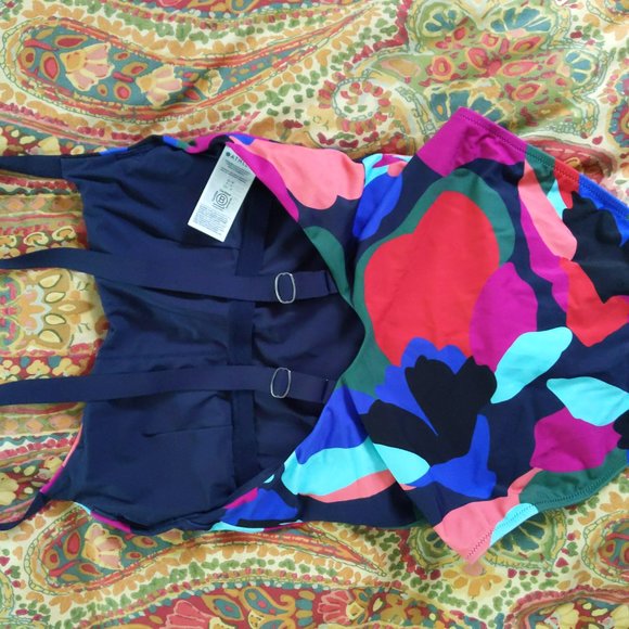 Athelta Small Petite Hermosa One Piece Swimsuit - 2022 Sold Out Size! - Picture 5 of 6